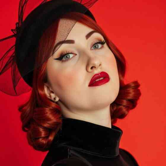 Ведущая на свадьбу юбилей корпоратив Сургут