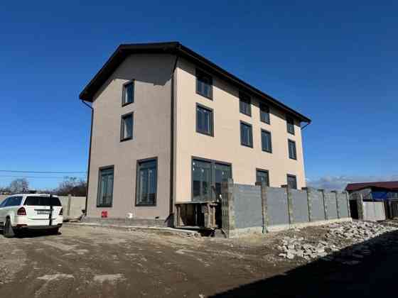 Аренда трехэтажного здания 600 м2 c бассейном и сауной Санкт-Петербург