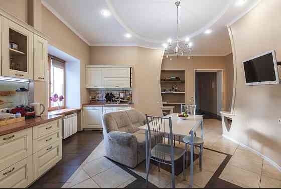 5-комнатная квартира, 272 м², 1/3 эт. на продажу в Красноярске Красноярск