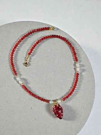 Чокер из хрустальных бусин с клубничкой Курск