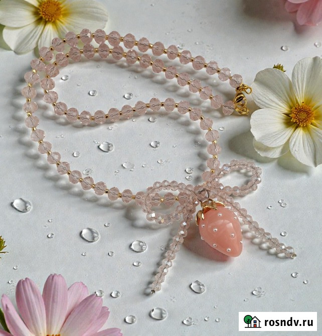 Чокер из хрустальных бусин с клубничкой Курск - изображение 1