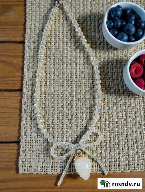 Чокер из хрустальных бусин с клубничкой Курск - изображение 2