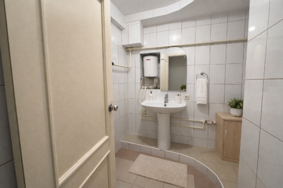 Коммерческое помещение 92 кв.м в центре города Армавир