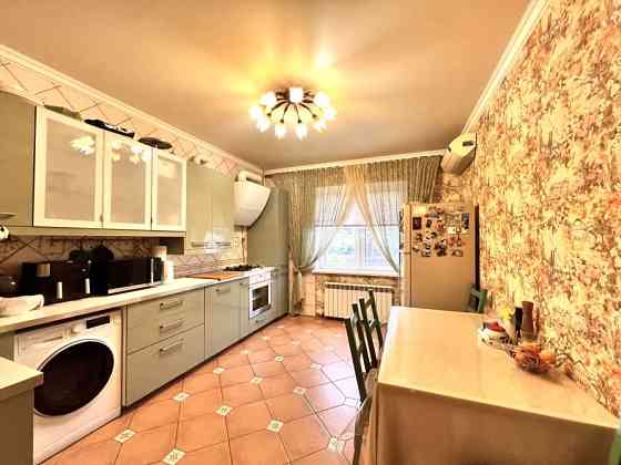 3-комнатная квартира, 124.7 м², 2/3 эт. в аренду на длительный срок в Армавире Армавир