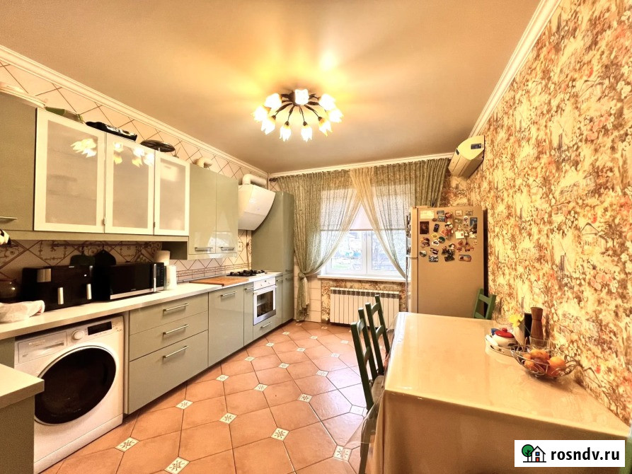 3-комнатная квартира, 124.7 м², 2/3 эт. в аренду на длительный срок в Армавире Армавир - изображение 1