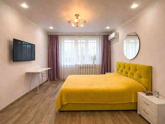 2-комнатная квартира, 69.9 м², 2/4 эт. в аренду на длительный срок в Армавире Армавир