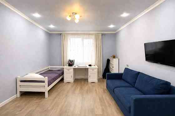 2-комнатная квартира, 69.9 м², 2/4 эт. в аренду на длительный срок в Армавире Армавир