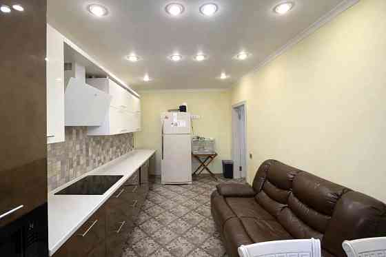 2-комнатная квартира, 69.9 м², 2/4 эт. в аренду на длительный срок в Армавире Армавир