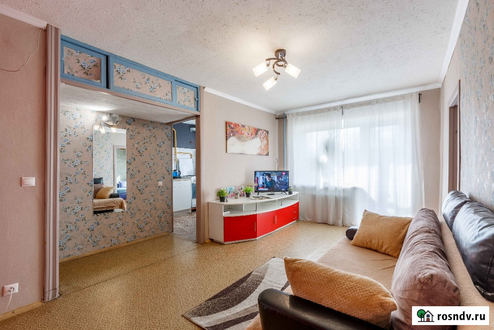 3-комнатная квартира, 47 м², 3/5 эт. в аренду посуточно в Смоленске Смоленск - изображение 1