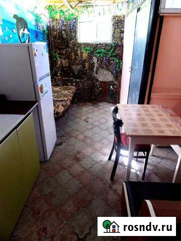 Таунхаус 20 м² на участке 1 сот. в аренду посуточно в Судаке Судак - изображение 1