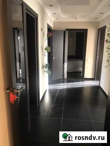 Комната 15 м² в 3-ком. кв., 2/2 эт. в аренду посуточно в Когалыме Когалым - изображение 1