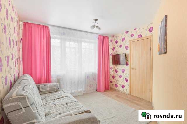 2-комнатная квартира, 57 м², 3/5 эт. в аренду посуточно в Кургане Курган - изображение 1