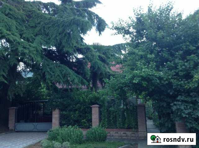 Коттедж 100 м² на участке 11 сот. в аренду посуточно в Алуште Алушта - изображение 1