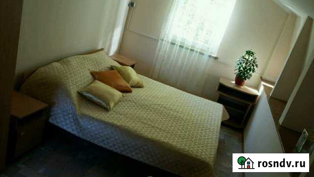 Комната 12 м² в 5-ком. кв., 2/2 эт. в аренду посуточно в Черноморском Республики Крым Черноморское - изображение 1