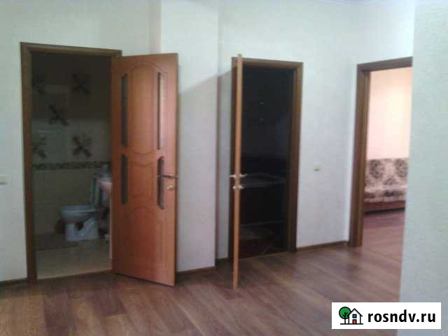 3-комнатная квартира, 82 м², 8/9 эт. в аренду на длительный срок в Таганроге Таганрог - изображение 1