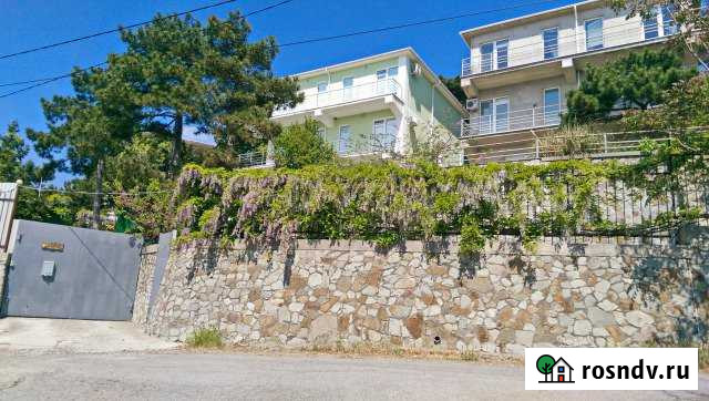 Гостевой дом с бассейном и сауной Гаспра - изображение 1