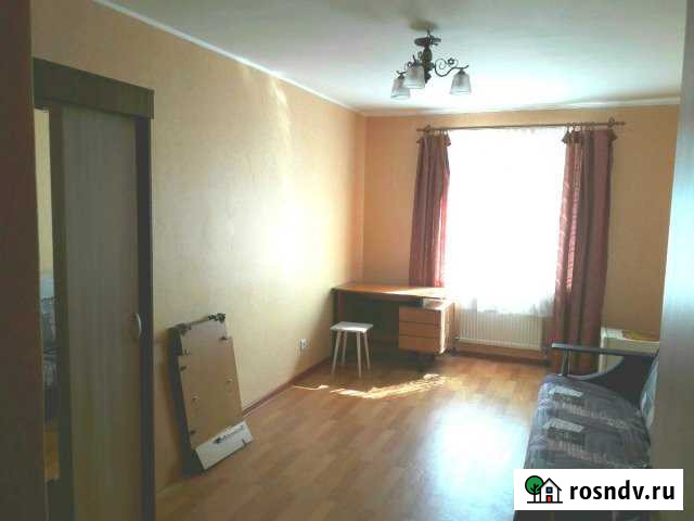 Комната 15 м² в 4-ком. кв., 3/3 эт. в аренду на длительный срок на Лугах Луга - изображение 1