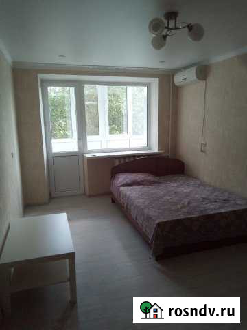 1-комнатная квартира, 30 м², 3/5 эт. в аренду на длительный срок в Шахтах Шахты - изображение 1