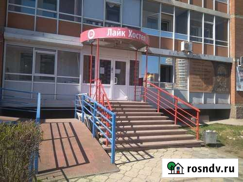 Комната 20 м² в 6-ком. кв., 1/9 эт. в аренду посуточно в Красноярске Красноярск - изображение 1