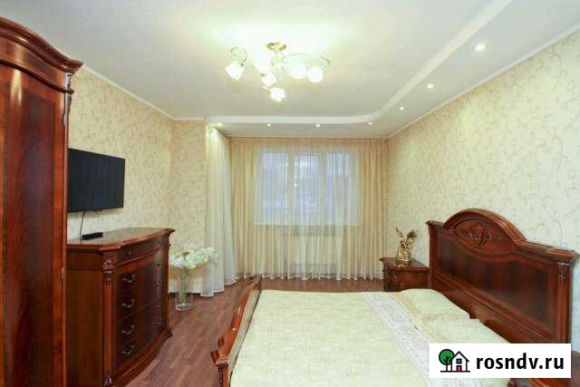 3-комнатная квартира, 90 м², 5/9 эт. в аренду посуточно в Сургуте Сургут - изображение 1