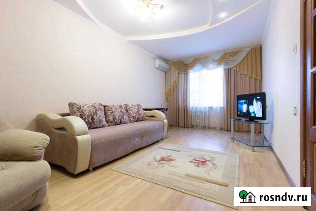 3-комнатная квартира, 70 м², 1/6 эт. в аренду посуточно в Астрахани Астрахань - изображение 1