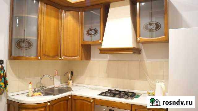 2-комнатная квартира, 57 м², 3/3 эт. в аренду посуточно в Волжском Волгоградской области Волжский - изображение 1