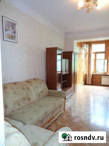 3-комнатная квартира, 71 м², 2/2 эт. в аренду на длительный срок в Ялте Ялта - изображение 1