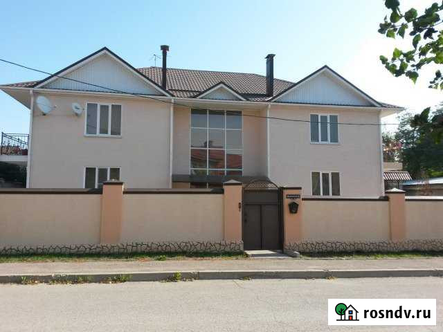 3-комнатная квартира, 107 м², 1/2 эт. в аренду посуточно в Ессентуках Ессентуки - изображение 1