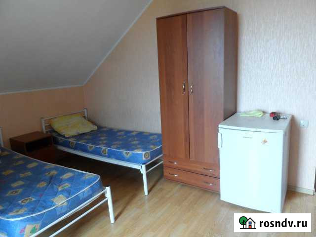 Комната 12 м² в 3-ком. кв., 2/2 эт. в аренду посуточно в Новороссийске Новороссийск - изображение 1