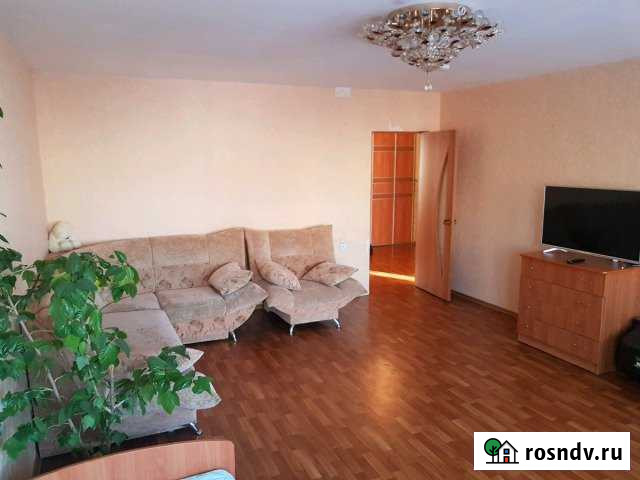 3-комнатная квартира, 90 м², 2/9 эт. в аренду посуточно в Альметьевске Альметьевск - изображение 1