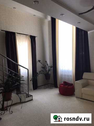 Коттедж 175 м² на участке 5 сот. в аренду на длительный срок в Саратове Саратов - изображение 1