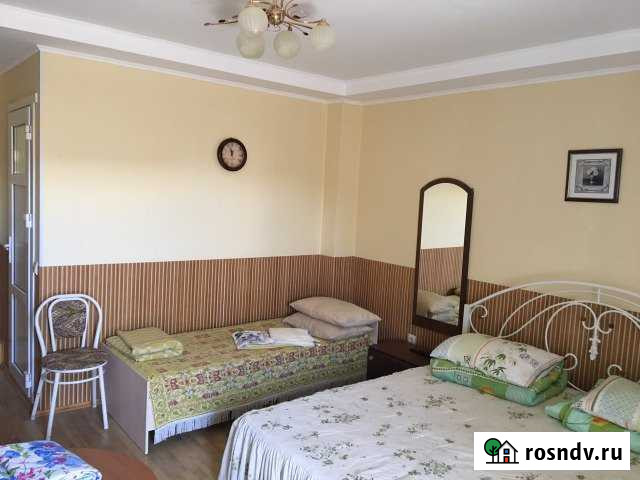 Комната 28 м² в 1-ком. кв., 1/2 эт. в аренду посуточно в Гаспре Гаспра - изображение 1