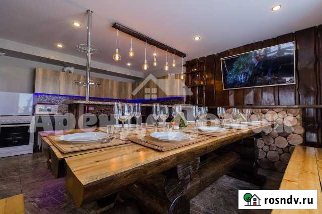 Коттедж 500 м² на участке 40 сот. в аренду посуточно в Красноярске Красноярск - изображение 1