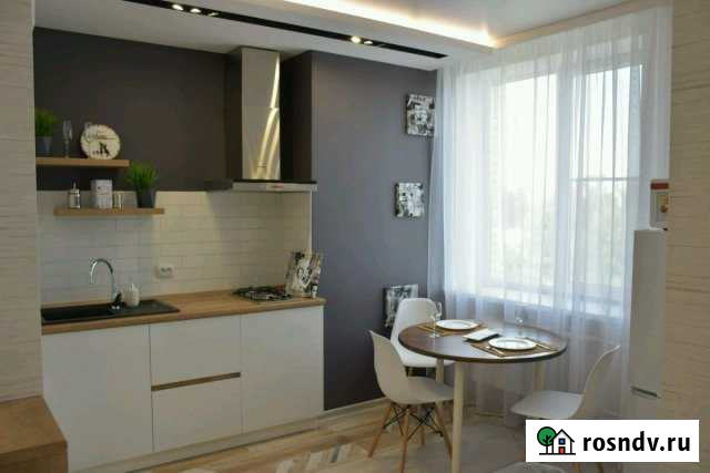 2-комнатная квартира, 65 м², 3/12 эт. в аренду посуточно в Таганроге Таганрог - изображение 1