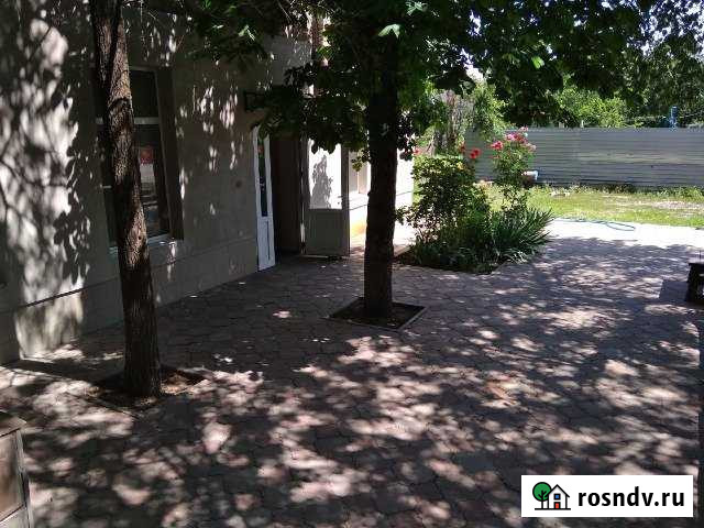 Дом 80 м² на участке 10 сот. в аренду посуточно в Новочеркасске Новочеркасск - изображение 1