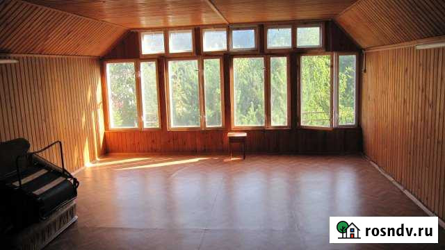 Коттедж 200 м² на участке 10 сот. в аренду на длительный срок в Краснознаменске Московской области Краснознаменск - изображение 1