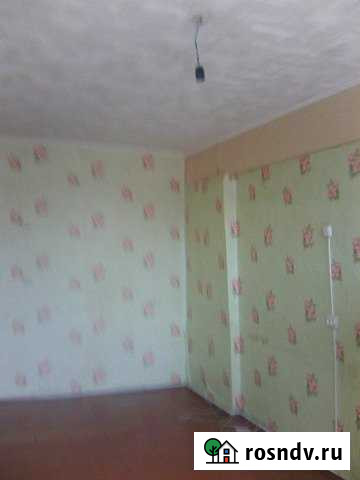 Комната 13 м² в 5-ком. кв., 4/5 эт. на продажу в Саяногорске Саяногорск - изображение 1