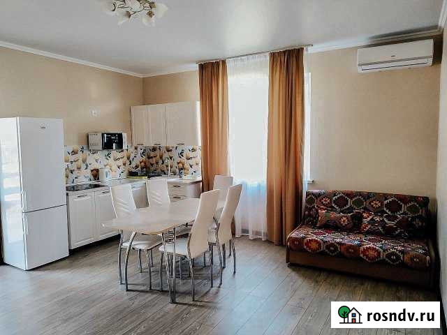 Дом 100 м² на участке 5 сот. в аренду посуточно в Дивноморском Дивноморское - изображение 1