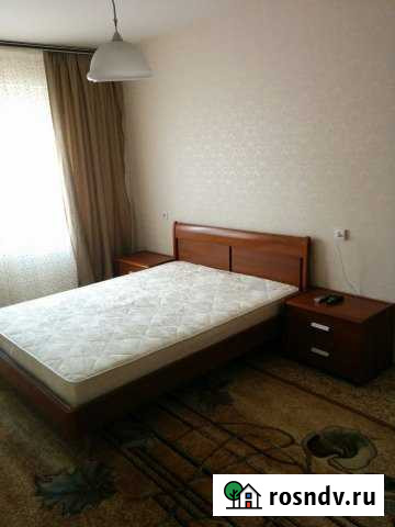 1-комнатная квартира, 40 м², 7/10 эт. в аренду посуточно в Железногорске Курской области Железногорск - изображение 1