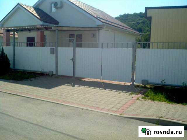 Коттедж 100 м² на участке 5 сот. в аренду посуточно в Джубге кп Джубга кп - изображение 1