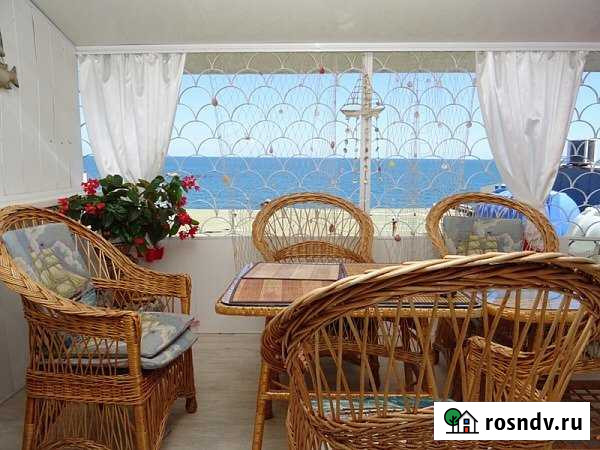 Таунхаус 220 м² на участке 2 сот. в аренду посуточно в Алуште Алушта - изображение 1