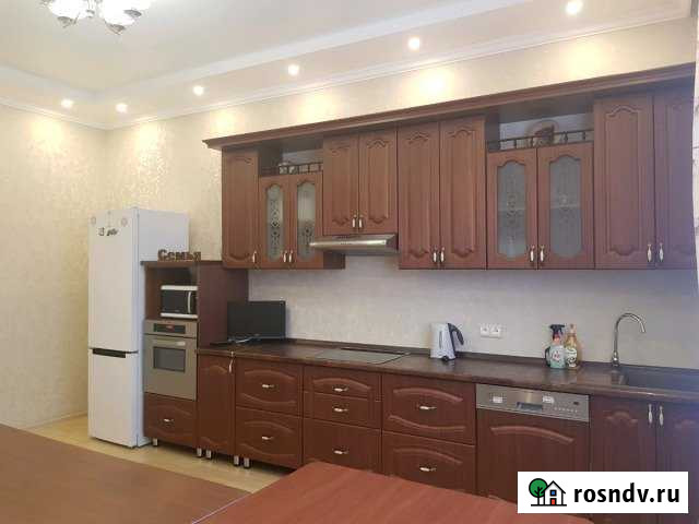 Коттедж 270 м² на участке 5 сот. в аренду посуточно в Красноярске Красноярск - изображение 1