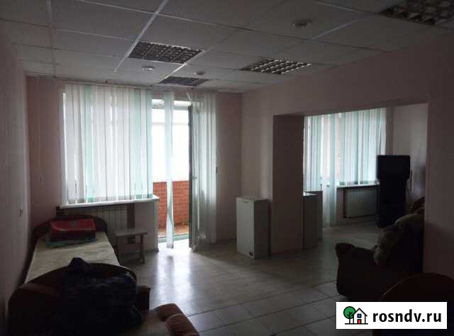3-комнатная квартира, 90 м², 1/5 эт. в аренду на длительный срок в Ачинске Ачинск - изображение 1