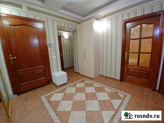 3-комнатная квартира, 90 м², 2/4 эт. в аренду посуточно в Иркутске Иркутск - изображение 1