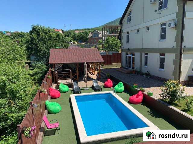 Дом 300 м² на участке 10 сот. в аренду посуточно в Новороссийске Новороссийск - изображение 1