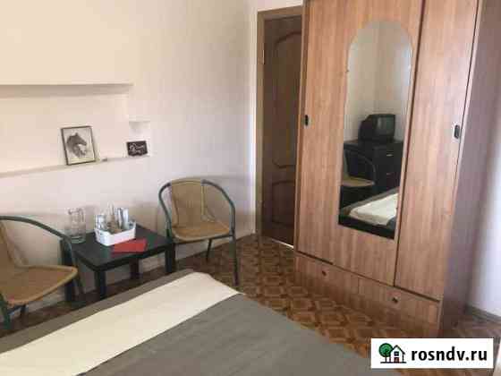 Комната 100 м² в 6-ком. кв., 3/3 эт. в аренду посуточно в Агое Агой