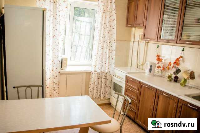 Комната 21 м² в 3-ком. кв., 2/9 эт. в аренду посуточно в Волгограде Волгоград - изображение 1