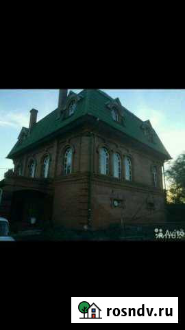 Коттедж 350 м² на участке 10 сот. в аренду на длительный срок в Новокузнецке Новокузнецк - изображение 1