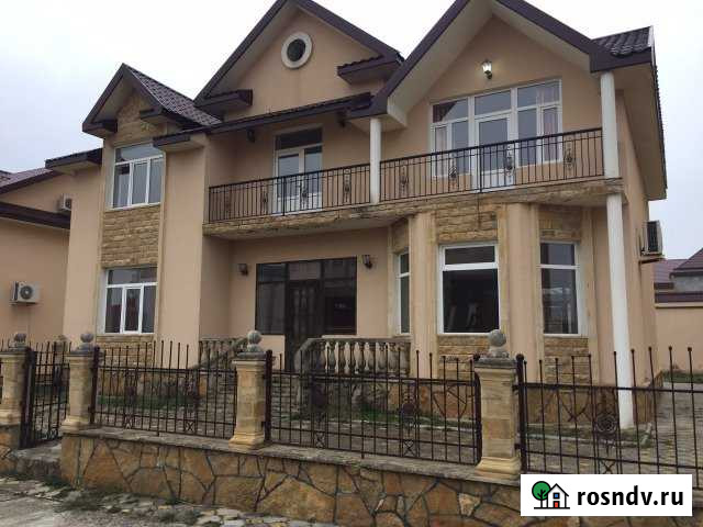 Коттедж 250 м² на участке 5 сот. в аренду посуточно в Каспийске Каспийск - изображение 1