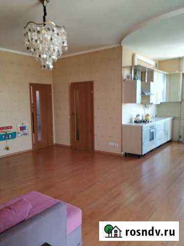 3-комнатная квартира, 90 м², 2/3 эт. в аренду посуточно в Севастополе Севастополь - изображение 1